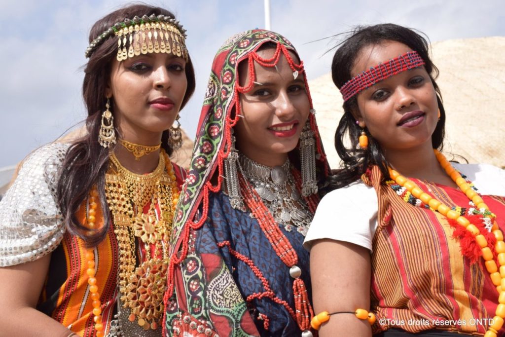 A Country Where Mixing is the Barycentre